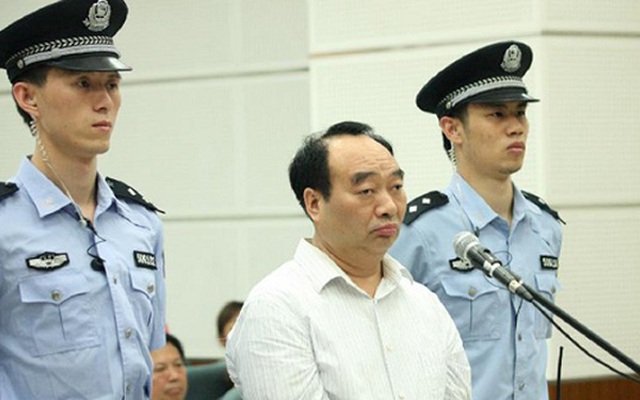 Trung Quốc: Cựu quan chức lộ băng sex nhận 13 năm tù