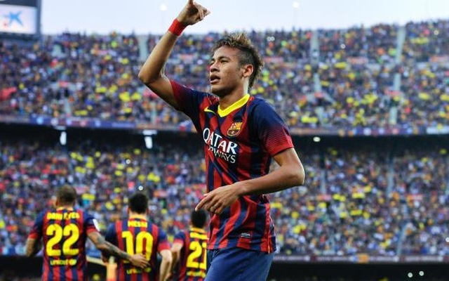 Nhái Pele, Neymar tái hiện pha qua người 43 năm về trước