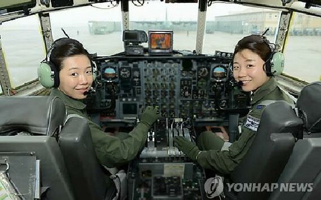 Hàn Quốc lần đầu tiên cho nữ phi công lái “khổng lồ” C-130