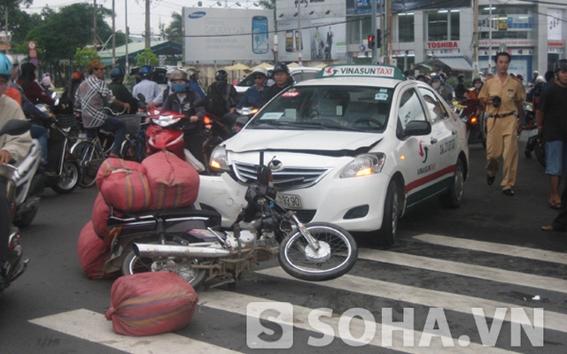Nín thở xem cảnh sát truy đuổi đối tượng buôn lậu trên phố Sài Gòn