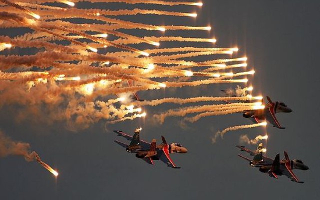 Những “Nghệ sĩ – Đấu sĩ” bầu trời (P1): Phi đội “Hiệp sĩ Nga”