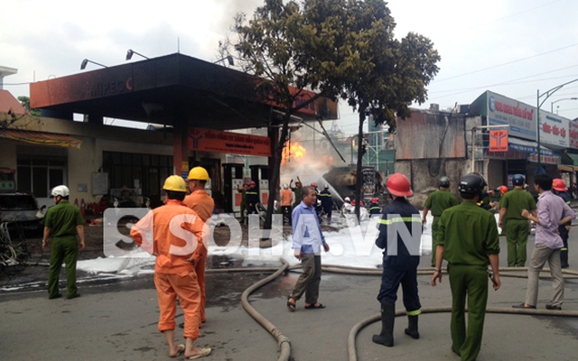 Nguyên nhân gây cháy cây xăng đối diện cổng bệnh viện 108
