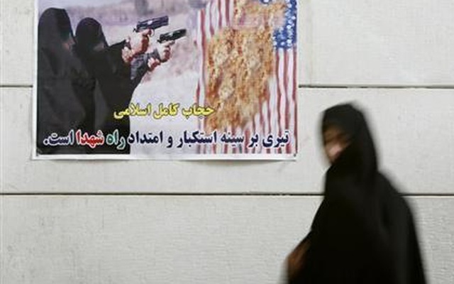 Chính quyền Iran gỡ các áp-phích chống Mỹ ở Tehran