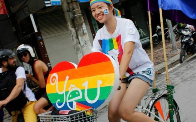 Cô gái đầu tiên đạp xe xuyên Việt vì người đồng tính