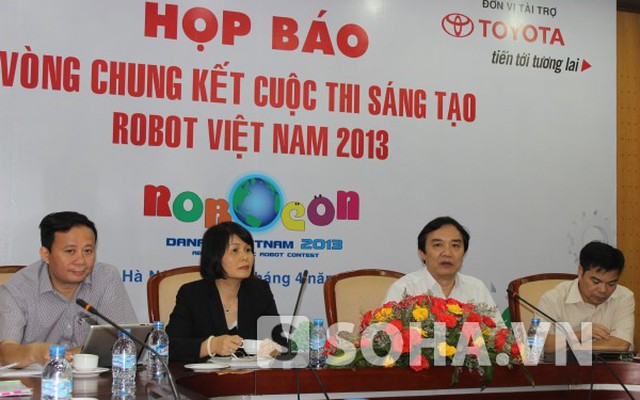 32 đội sẽ tranh tài giành cúp vô địch Robocon 2013