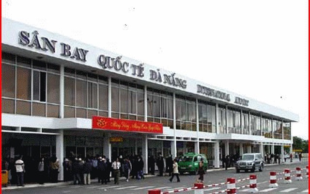 Sân bay Quốc tế Đà Nẵng bị... dột do vỡ ống thoát nước mái