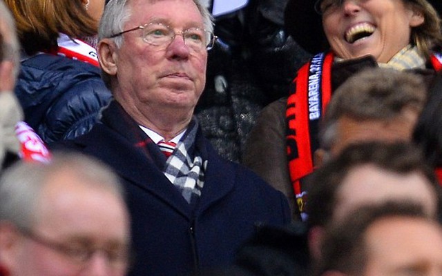 Sir Alex “đột nhập” phòng thay đồ của Man United