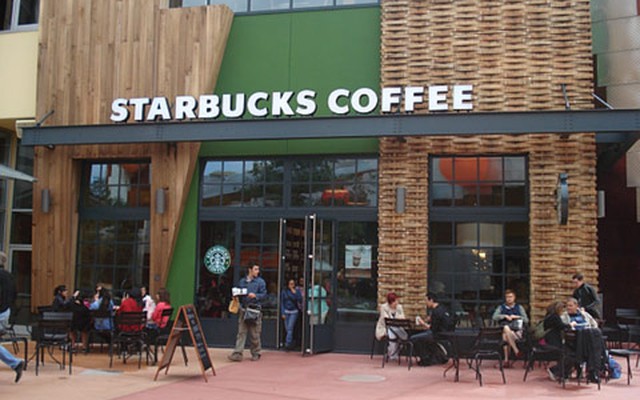 Tin kinh tế 31/12 - 6/1: Starbucks mở cửa hàng đầu tiên tại Việt Nam