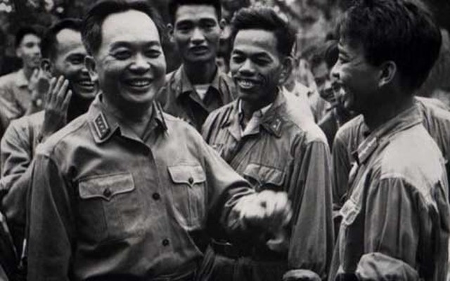 Những hình ảnh xúc động của Đại tướng với QĐND Việt Nam (I)