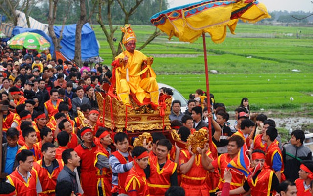 Lễ rước 'vua sống' ở Hà Nội