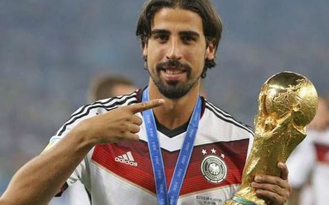 Muốn đào thoát khỏi Real, Khedira cử người tới London