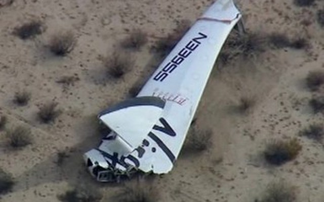 Tàu vũ trụ phát nổ trên sa mạc Mỹ, 1 phi công thiệt mạng