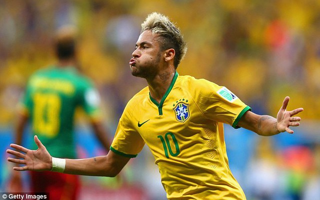 Lập cú đúp, Neymar ghi dấu ấn siêu đậm ở Brazil