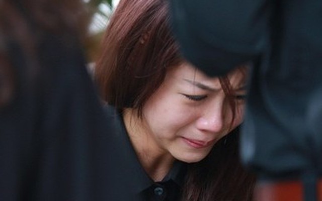Xót xa hình ảnh An Nguy bật khóc trong tang lễ Toàn Shinoda