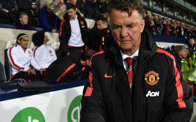 Van Gaal lấp liếm gì khi Man United may mắn thoát thua?