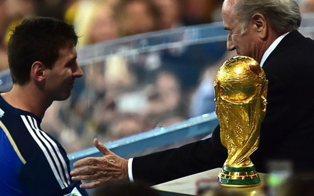 BẢN TIN SÁNG 29/10: Vì World Cup, Messi không có cửa “ẵm” QBV FIFA 2014?