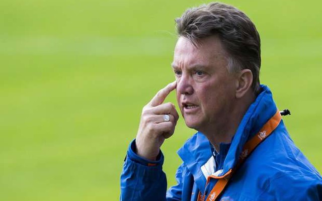 Van Gaal "cuồng" Atletico; Schweinsteiger sắp về Man United