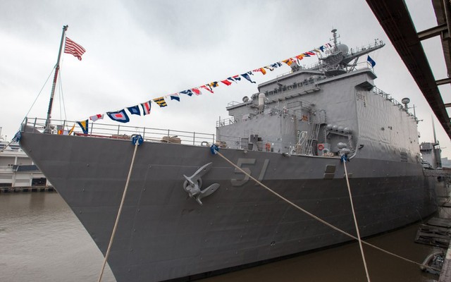 [Ảnh] Sức mạnh tàu đổ bộ USS Oak Hill của Hải quân Mỹ