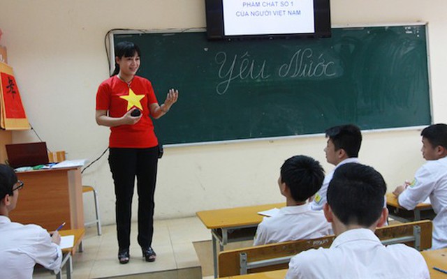 Bài giảng về tình yêu nước của giáo viên trường Phan Huy Chú - HN
