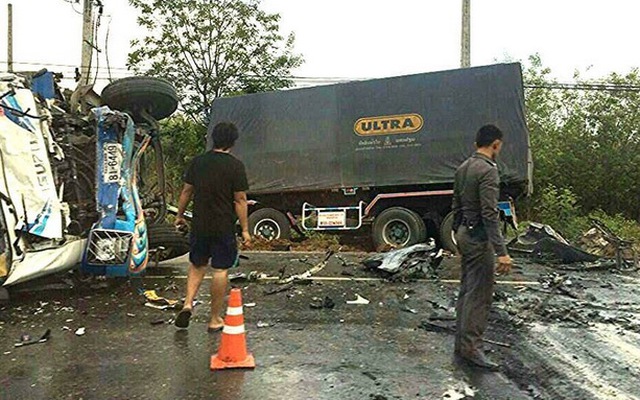 13 người Việt chết trong tai nạn xe tại Thái Lan