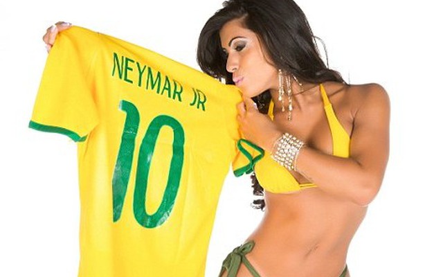 Neymar, Cris Ronaldo, Hulk "đốn ngã" hàng loạt người đẹp Brazil
