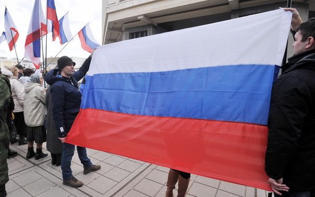 Turchinov: Chính quyền Crimea "làm việc dưới thùng súng"