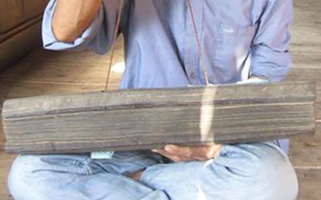 Khao khát giải mã cuốn sách lá độc nhất vô nhị ở Quảng Bình