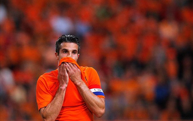 Bản tin World Cup: Van Persie và Daryl Janmaat dính chấn thương