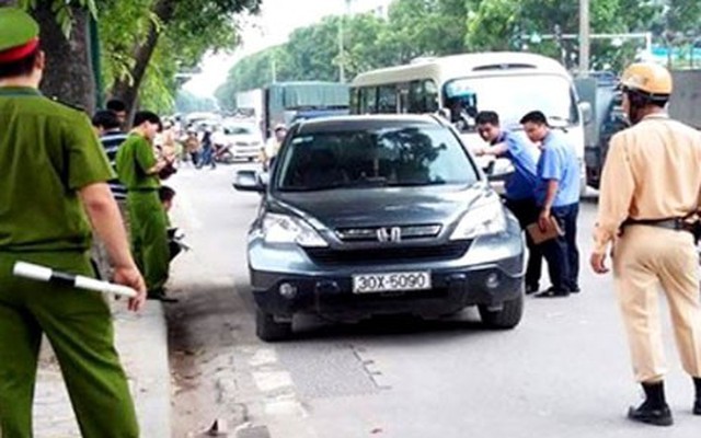 Phó Ban Tổ chức Quận ủy Cầu Giấy làm xấu hình ảnh "công bộc"