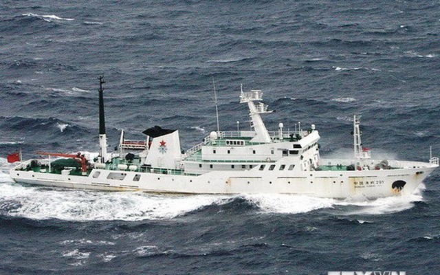 Nhật Bản cáo buộc tàu Trung Quốc khảo sát trong vùng EEZ