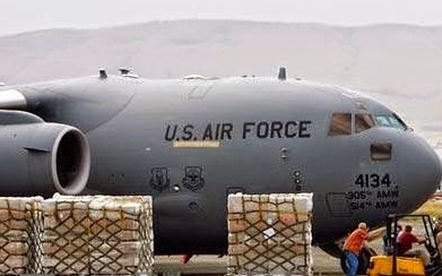 Ukraine đóng cửa không phận để đón máy bay quân sự Mỹ?