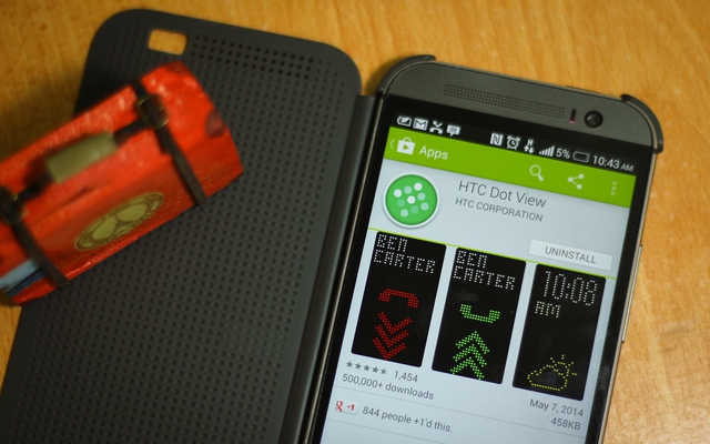 HTC Dot View: Chiếc case điện thoại thông minh nhất thế giới