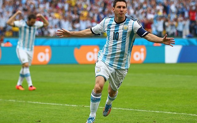 Argentina 3-2 Nigeria: Cú đúp của Messi & nỗi lo chồng chất