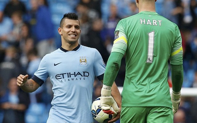 Cách tâng bốc Aguero siêu “dị” của thủ thành Joe Hart