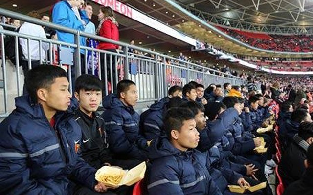 U19 Việt Nam và chuyện giá xăng