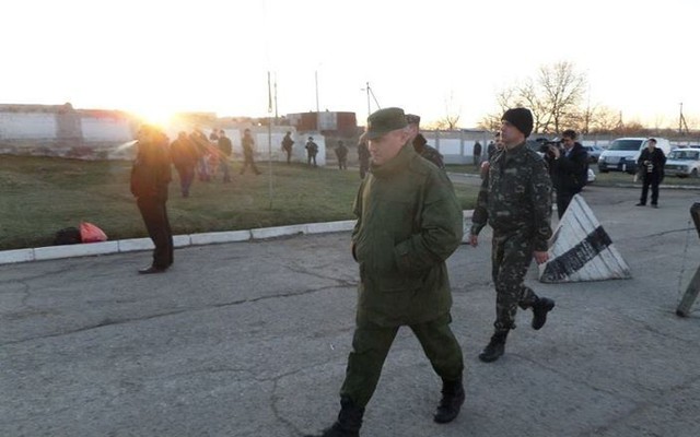 Anh hùng quân đội Nga đội lốt chỉ huy "lực lượng tự vệ Crimea"?