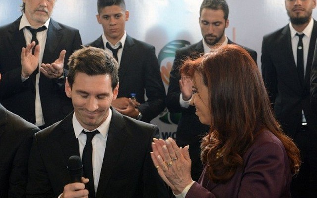 Messi và đồng đội được tôn vinh như người hùng khi về Argentina