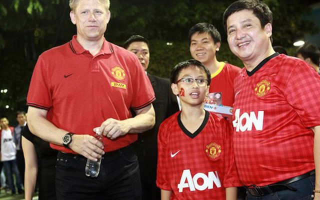 Chí Trung mượn thơ “chỉ bảo” David Moyes