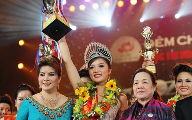 Chuyện chưa biết về Hoa hậu Việt đầu tiên trả vương miện