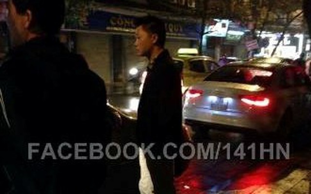 Ô tô của MC Quang Minh bị hư hại vì 'tai nạn liên hoàn'