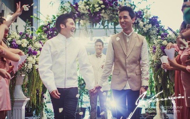 Lễ cưới lãng mạn của DJ đồng tính nổi tiếng Thái Lan