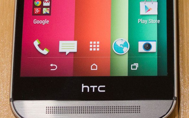 Chiếc điện thoại đẹp nhất năm 2013, HTC One M7 chỉ còn 1 USD