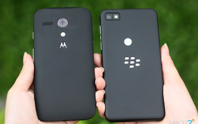 Moto G và BlackBerry Z10: Đâu là smartphone giá rẻ tốt nhất?