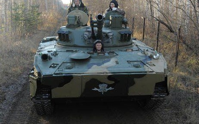 Lộ thời điểm lính dù Nga trang bị xe BDM-4M
