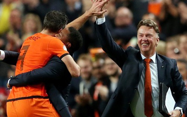 Van Gaal tiếp tục từ chối Man United