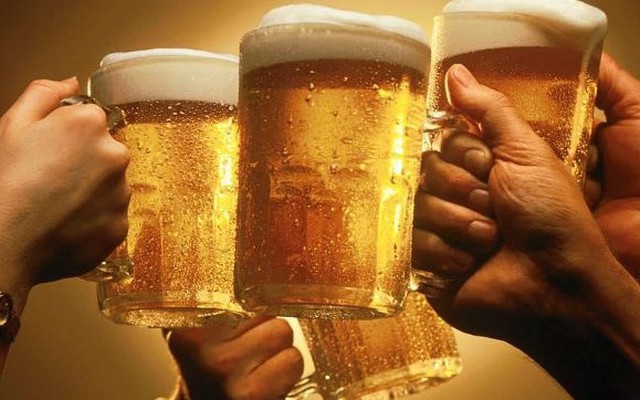 Sốc với số tiền "khủng" của người Việt bỏ ra để uống bia, rượu