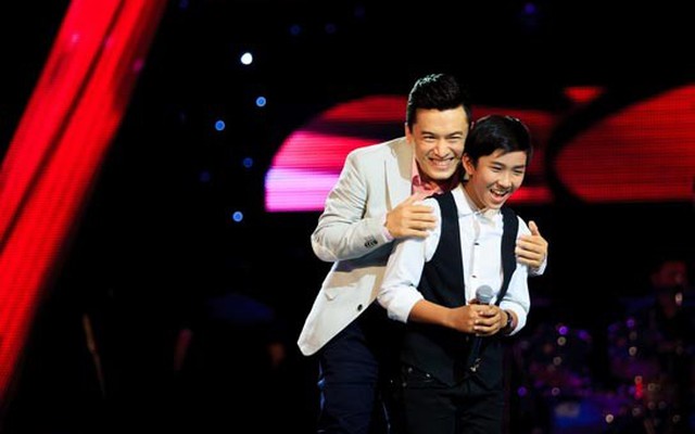 Cậu bé chăn dê khiến HLV The Voice Kids tranh giành quyết liệt