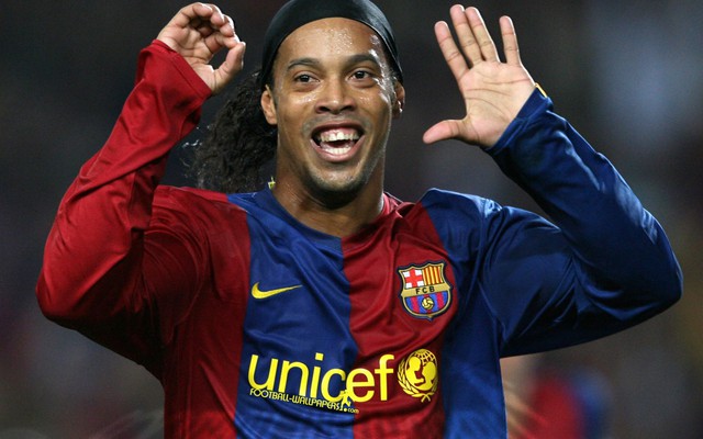 Clip này cho thấy Ronaldo, Messi ở đâu so với Ronaldinho!