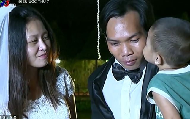 Đám cưới đặc biệt giữa Sài Gòn khiến triệu người xúc động