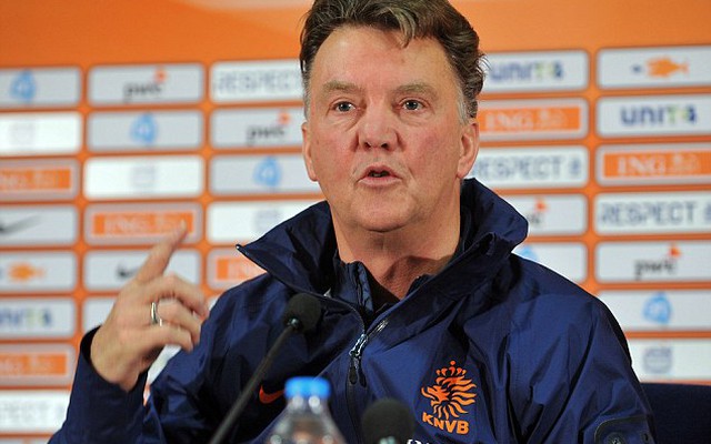 Van Gaal sẽ không về Man United...